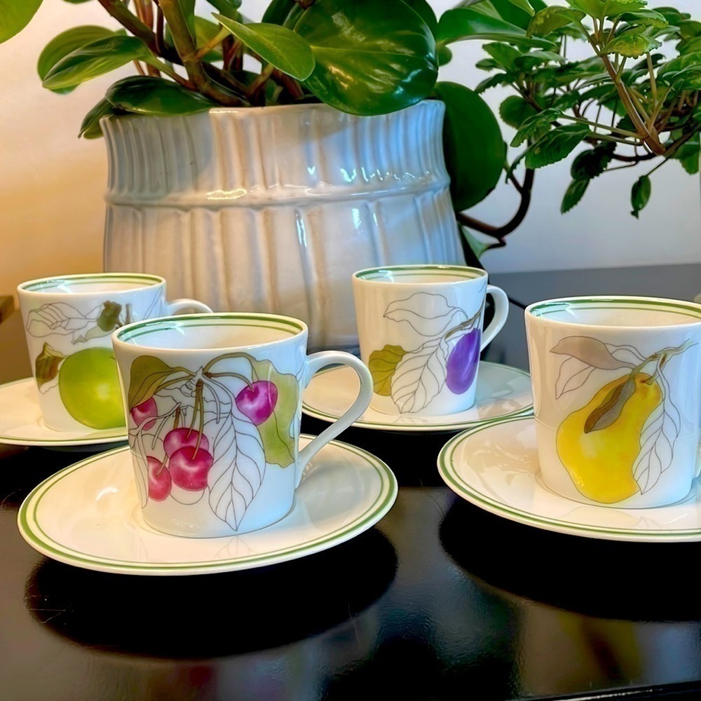 𝅺SET of 4 demitasse cups and plates made in Portugal by Block Spal in 1984
